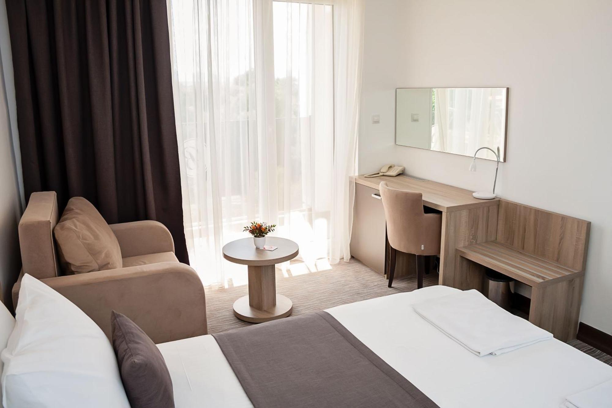Bosphorus Hotel 알렉시나츠 외부 사진