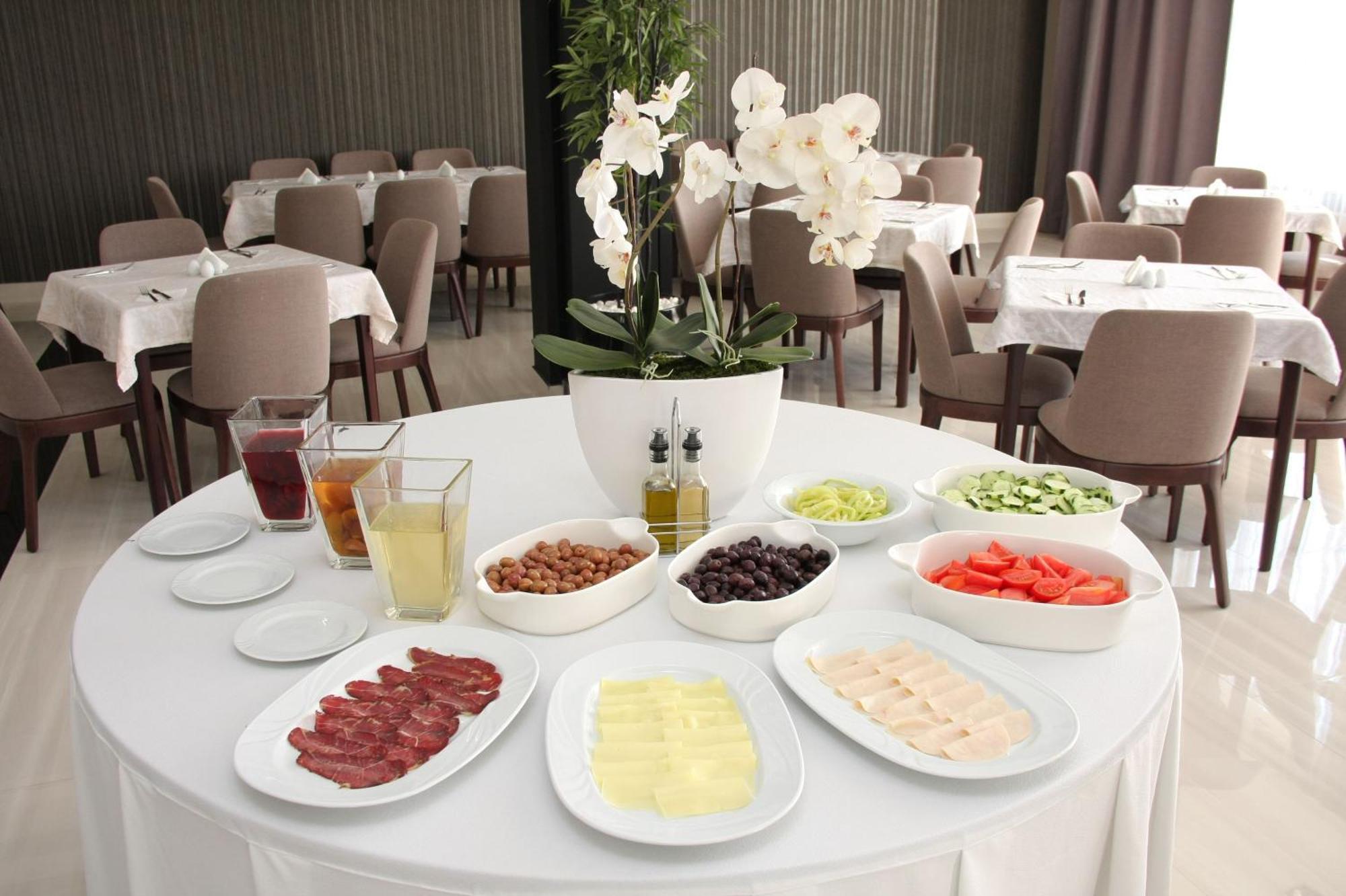 Bosphorus Hotel 알렉시나츠 외부 사진